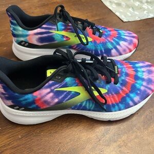 NEW Brooks Launch Tie-Dye Running Shoes - Multi-Color. Men’s 8.5/Womens 10